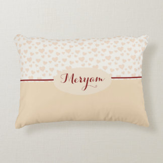 Meryam Monogram Herz Muster in Peach & Burgundy Dekokissen