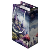 Messe in Fairyland Dark Blue Lila und grün Kleine Geschenktüte (Rückseite Schrägansicht)