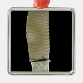 Messer geschnitzt mit Kampfszenen Ornament Aus Metall (Vorne)