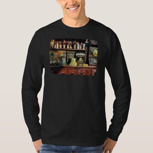 Messingtrichter und Gewürze T-Shirt (Vorderseite)