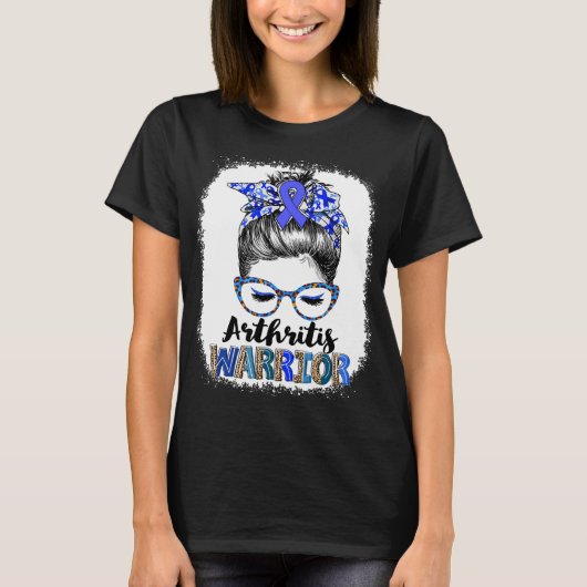 Messy Bun Arthritis Warrior T-Shirt (Vorderseite)