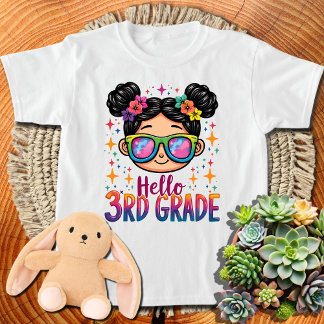 Messy Bun Hello 3rd Grade Girl Gefärbte Krawatte T T-Shirt