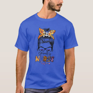 Messy Bun One Spooky Nurse Registered Krankenschwe T-Shirt