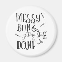Messy Bun und Erledigen von Dingen