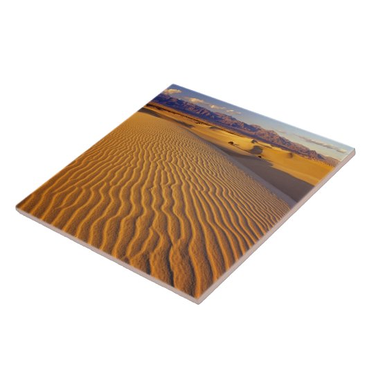 Mesziemlich flache Sanddünen im Death Valley Fliese (Seite)