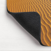 Mesziemlich flache Sanddünen im Death Valley Mousepad (Ecke)