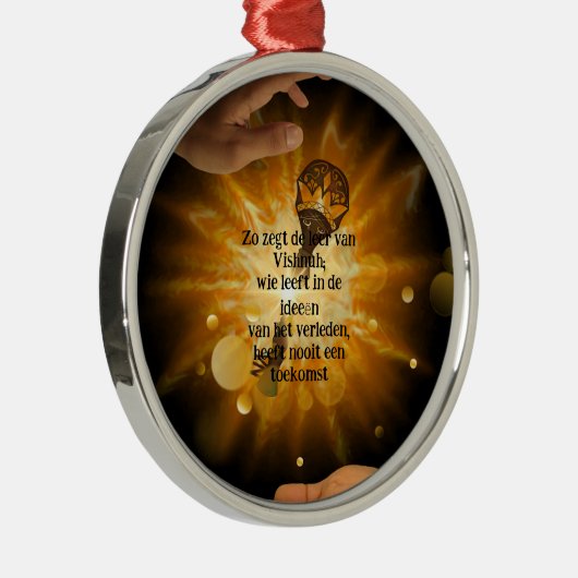 Metalen ornament met de leer van Vishnuh  (Rechts)