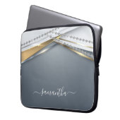 Metall-3-D-Look Kalligrafie Gold Monogram Diamond Laptopschutzhülle (Vorderseite Links)