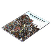 Metall-Abfall, der Junkyard recycelt Notizblock (Linke Seite)