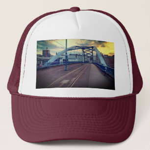 Metallbrücke Truckerkappe