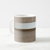 Metallgebogene Platte mit Holzoberfläche dahinter Kaffeetasse (Vorderseite Links)