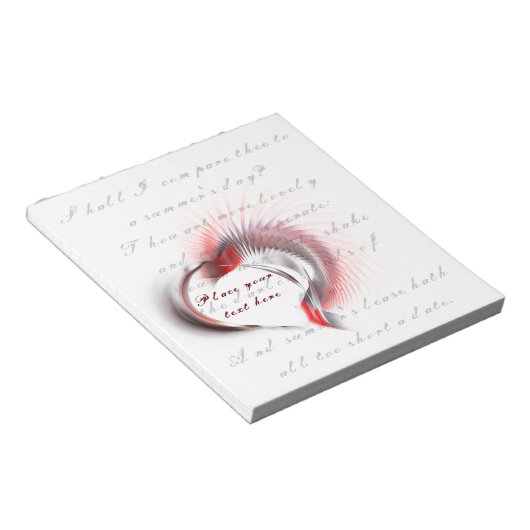 Metallherz mit Shakespeares Sonnet 18 Notizblock (angewinkelt)