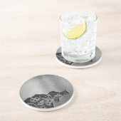 Metallhintergrund mit mechanischem Schaden Sandstein Untersetzer (Seite)