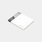 Metallhintergrund mit mechanischer Beschädigung Post-it Klebezettel (angewinkelt)