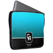 Metallic Aqua Monogram Laptopschutzhülle (Vorne Rechts)