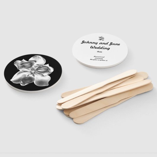 Metallic Magnolia-Blume auf dem Handgebläseprogram Fächer (Non-assembled)