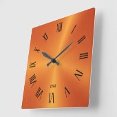 Metallic Orange Background Roman Numerals Quadratische Wanduhr (Winkel)