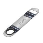 Metallisch graue Textur schwarze Industriestreifen Speed Flaschenöffner (Rückseite Schrägansicht)