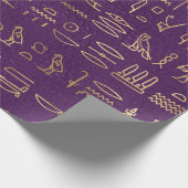 Metallische ägyptische Hieroglyphen auf Lila Geschenkpapier (Ecke)