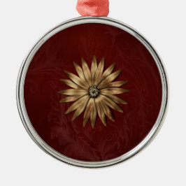 Metallische Gold-Blume auf rotem Stoff Ornament Aus Metall