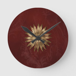 Metallische Gold-Blume auf rotem Stoff Runde Wanduhr