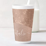 Metallische Rose Gold Glitzer Personalisiert Milchtasse<br><div class="desc">Einfach personalisieren Sie diese Rose goldgebürstetes Metall und glamouröse Imitate Glitzer gemustert latte Tasse mit Ihrem eigenen individuelle Name.</div>