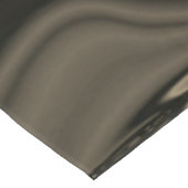 Metallische Sepia-Krümmungen über dunklem Hintergr Tischdecke (Schrägansicht)