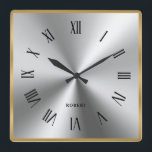 Metallische Silber Gray Gold Border römische Zahle Quadratische Wanduhr<br><div class="desc">Bild von glänzender silbergrauer metallischer Textur Edelstahl-Look mit Zinngold-Rahmen und schwarzen römischen Ziffern. Optionales Monogramm mit schwarzem Namen.</div>