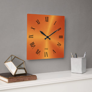Metallischer orangefarbener Hintergrund mit römisc Quadratische Wanduhr