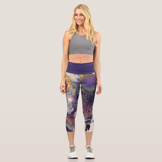 Metallisches Amethyst, Lila, Silber mit gelbem Bin Capri Leggings (Vorderseite)