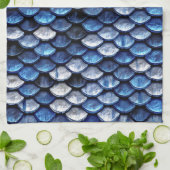 Metallisches Cobalt Blue Fish Scales Muster Handtuch (Gefaltet)