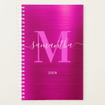 Metallisches Hot-Pink-Signature-Monogramm 2025 Planer<br><div class="desc">Erstellen Sie 2025 Ihren eigenen personalisierten gürtelhaften Namen und mit Monogramm Planer oder Terminkalender für sie. Die Fuchsia-Imitate aus metallischer Folie werden wie ein Foto gedruckt. Helle,  rosa und weiße zeitgenössische Monogramm mit elegantem Kalligraphiedesign im Signaturstil können individuell angepasst werden.</div>