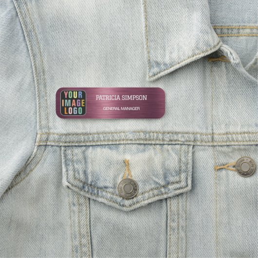 Metallisches Rosa mit Pinselstrich: Firmenlogo, Na Namensschild (Beispiel)