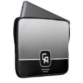 Metallisches Silver Monogramm Laptopschutzhülle (Vorne Rechts)