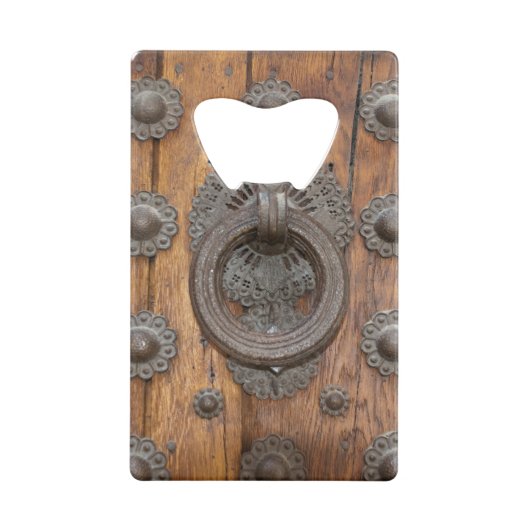 Metallknopf an der alten Holztür Kreditkartenflaschenöffner (Rückseite)