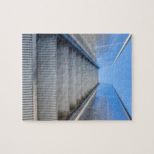 Metallrolltreppe draußen mit blauem sky.JPG Puzzle (Horizontal)