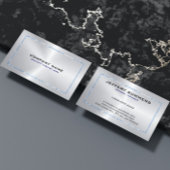 Metallsilber, grauer Hintergrund und blaue Grenze Visitenkarte