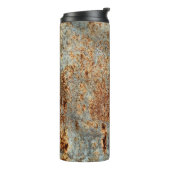 Metallstruktur mit Kratzern und Rissen. Vintag Thermosbecher (Nach links gedreht)