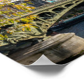 Metro auf der Brücke Bir-Hakeim - Paris, Frankreic Poster (Ecke)