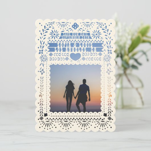 Mexican Fantail Doves Papel Picado Save the Date Einladung (Stehend Vorderseite)