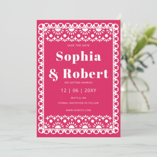 Mexican Fiesta Pink Papel Picado Boho Wedding Save The Date (Stehend Vorderseite)
