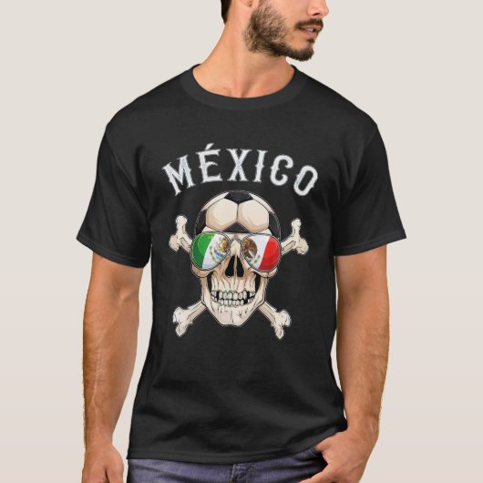 Mexico Pirate Soccer Fan Skull mit mexikanischer F T-Shirt (Vorderseite)
