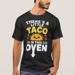 Mexikanischer kleiner Taco in diesem Ofen Cinco de T-Shirt