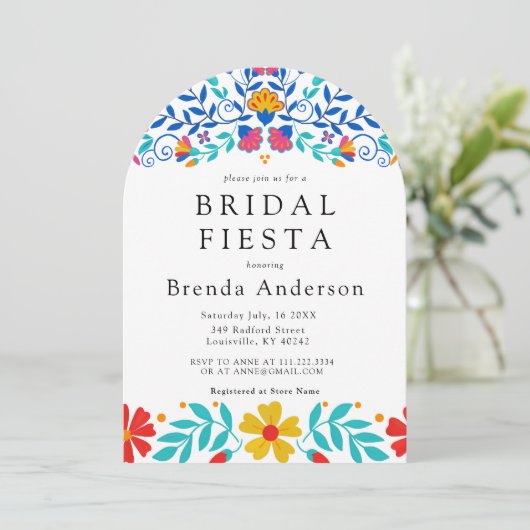 Mexikanisches Fiesta Floral Latina Arch Brautparty Einladung (Stehend Vorderseite)