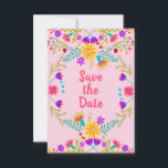 Mexikanisches Fiesta und Papel Picado - Rosa Save The Date<br><div class="desc">Blumenkarte im mexikanischen Fiesta-Stil und beiderseits mit volkstümlichen Blume und Papelpicado dekoriert. Der Text auf der Vorderseite lautet einfach "Save the Date" in Rosa auf einem rosa Hintergrund. Auf der Rückseite ist die Vorlage für Sie bereit, um Ihr spezielles Datum, Ihren Namen, den Anlass und den benutzerdefinierten Text hinzuzufügen. Das...</div>