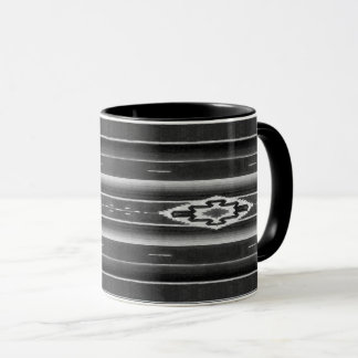 Mexikanisches Sarape-Muster in Schwarz und Weiß Tasse