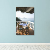 Mexiko, Guerrero, Zihuatanejo. Café Table over Leinwanddruck (Insitu (Holzboden))