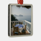 Mexiko, Guerrero, Zihuatanejo. Café Table over Ornament Aus Metall (Rechts)