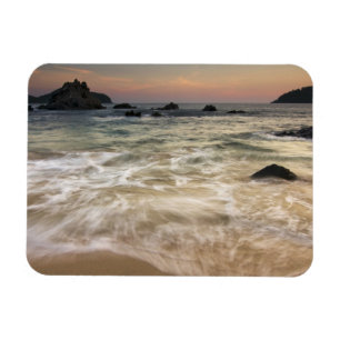 Mexiko, Guerrero, Zihuatanejo. Surfen Sie entlang Magnet