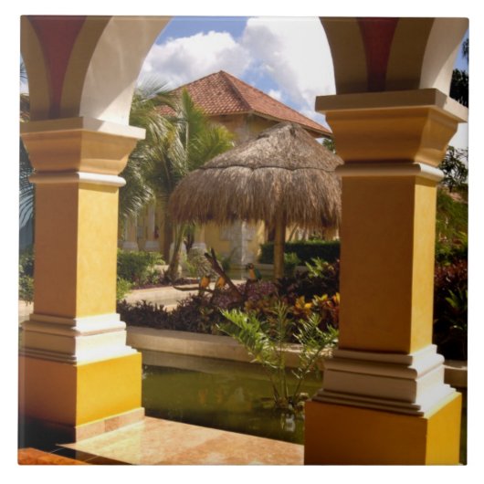 Mexiko, Maya Riviera, Architektur in Iberostar Fliese (Vorderseite)